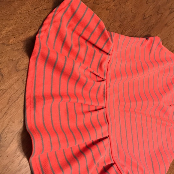 Top - Picture 2 of 3